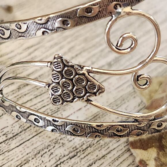 Crocodile Jasper Sterling Silver Cuff Bracelet - Untamed Southwestern Beauty - Picture 9 of 10